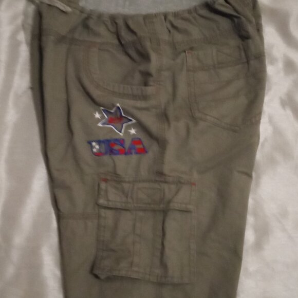 Rocker Jins boy's cargo shorts size XL elastic waits - Picture 5 of 6